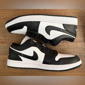 Air Jordan 1 Low: black & white